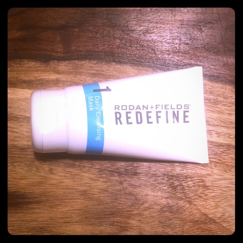 Rodan + fields redefine daily cleansing mask